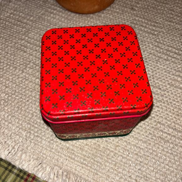 Vintage Christmas Tin Square Red Potpourri Press Collectible Disposable Coaster - Picture 6 of 10